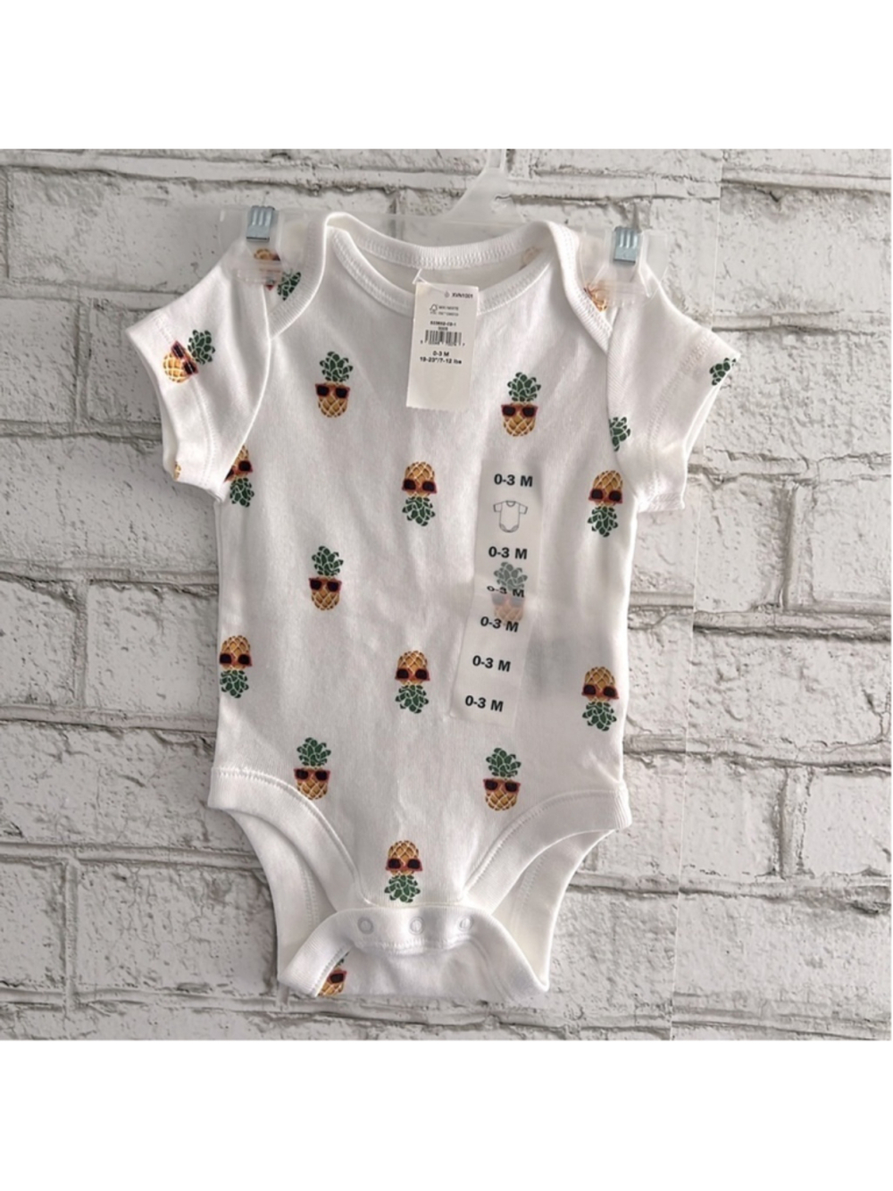 NWT Old Navy Baby Short Sleeve Pineapple Bodysuit size 0-3 months